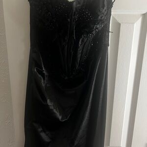 Elegant Strapless Black Dress